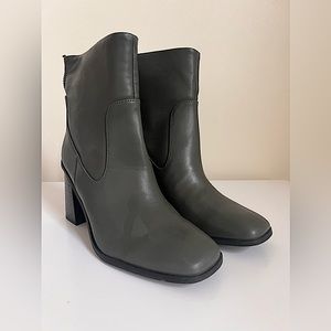 Never worn before dark gray milana square toe bootie!